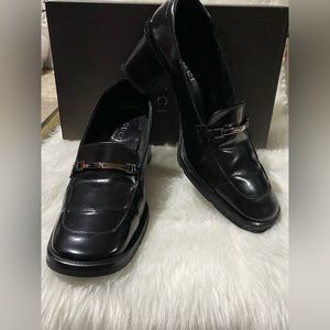 Vintage Gucci loafers size 6B black leather